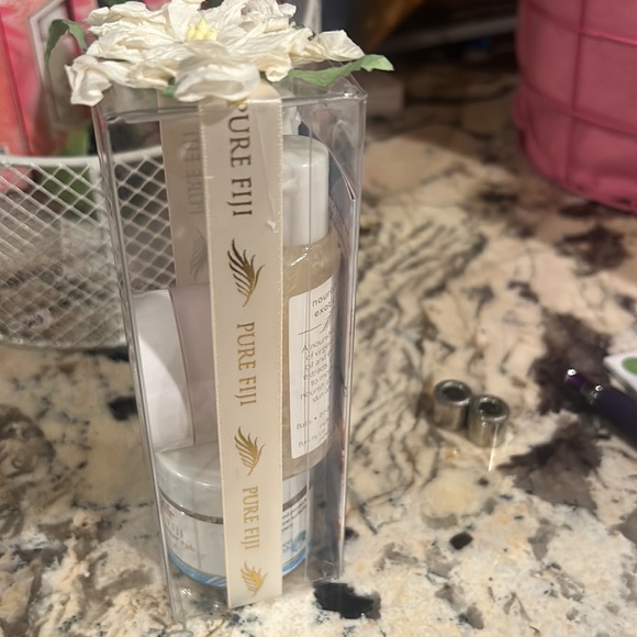 Nib PURE FIGI Home Spa Get Glowing Ritual gift pack! - Picture 3 of 4